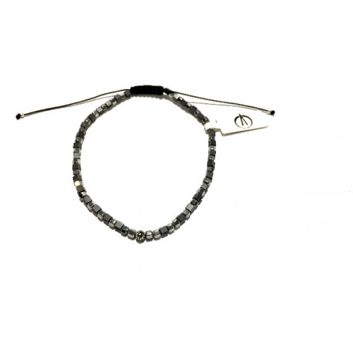 PULSERA CON PLATA Y MACRAME