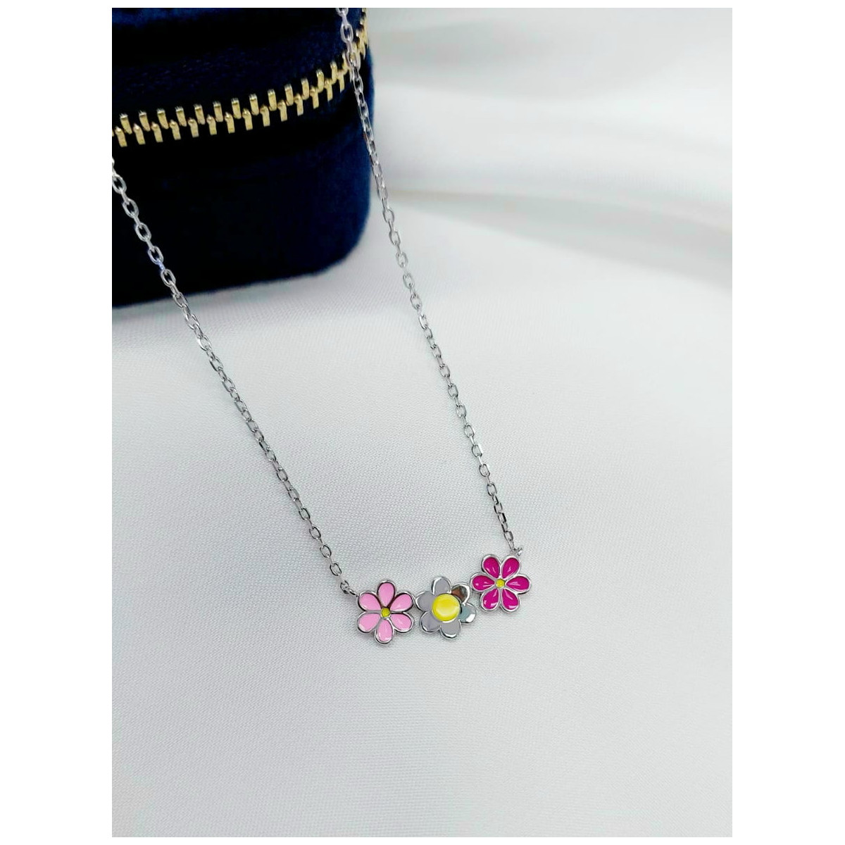 COLLAR FLORES PLATA CON ESMALTE