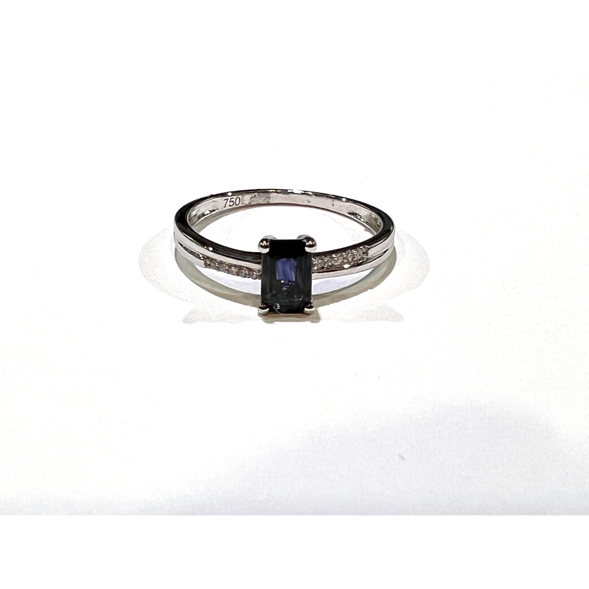 ANILLO O/B BTES 0.03 Y ZAFIROS 0.73 QT