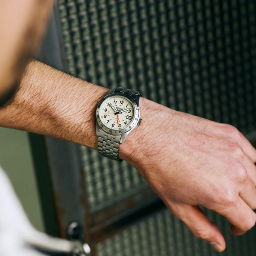 Seiko 5 Sports Field GMT Esfera Crema - Seiko 5 Sports Field GMT Esfera Crema