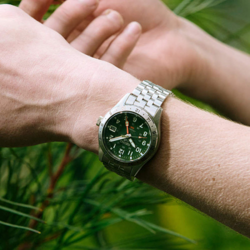 Seiko 5 Sports Field GMT Esfera Caqui